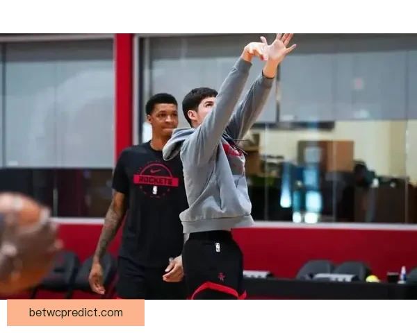 谢泼德单场命中9记三分球创生涯新高 火箭首发战绩飙升至13胜4负